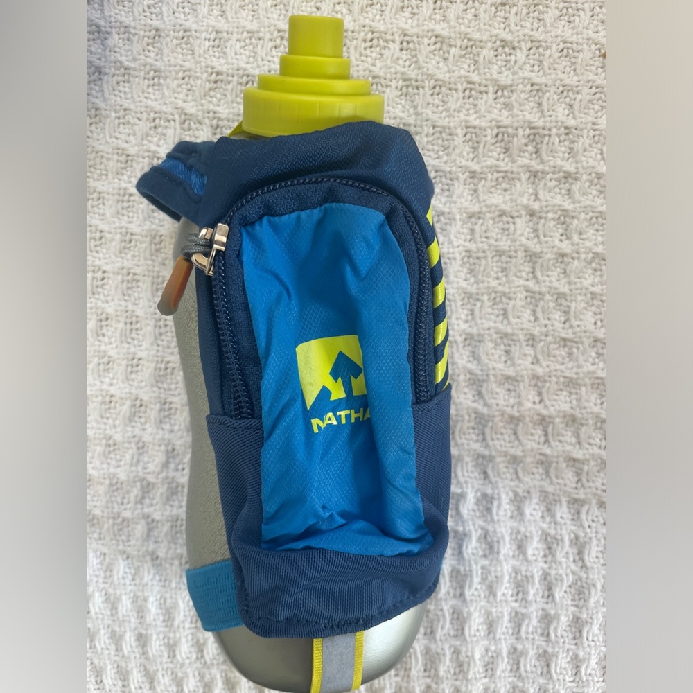 Nathan 16oz water bottle with handle and pouch